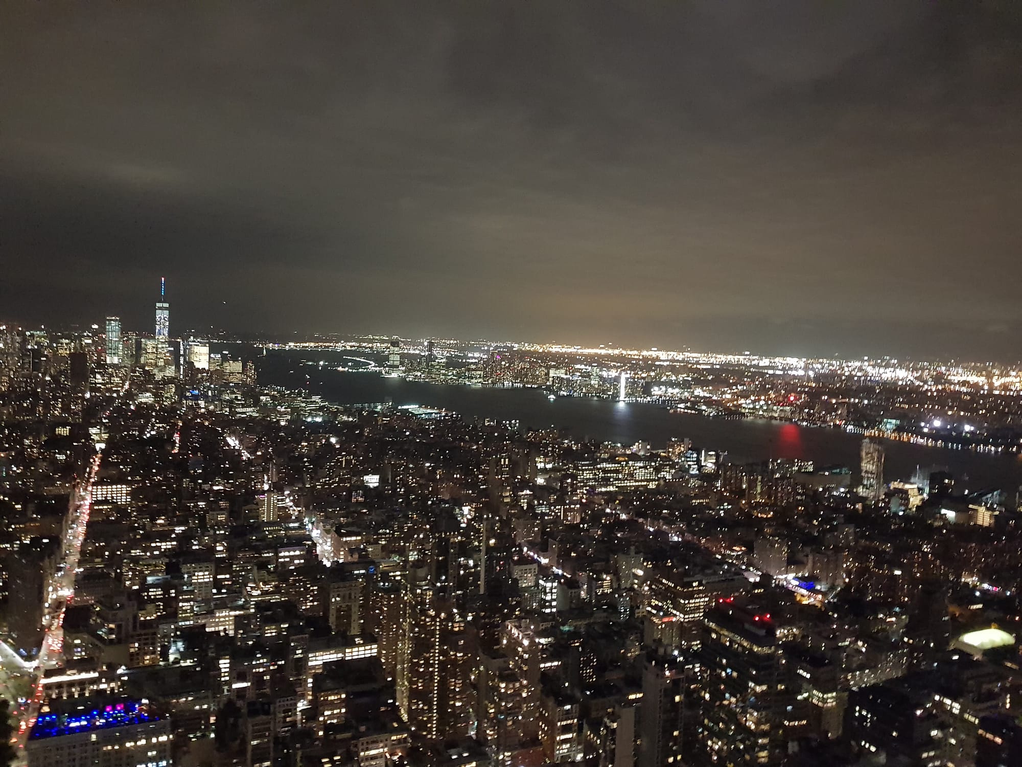 New York depuis Empire state building de nuit 