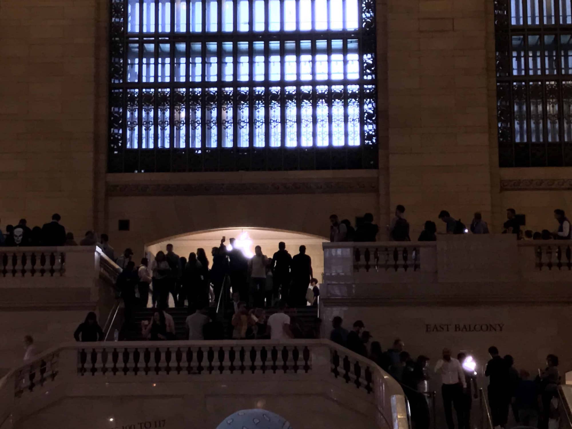 Apple Store New York Grand Central jour sortie iPhone X/S/Max/Plus